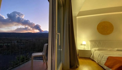 Habitación superior con 1 cama doble o 2 individuales, baño privado, vistas al mar