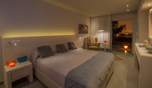 Habitación Deluxe con 1 cama doble o 2 individuales (Panoramic Sea & Pool View - 3 Adults)