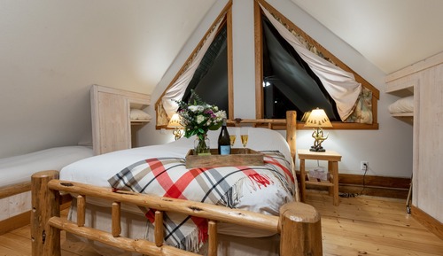 Kicking Horse Cabin