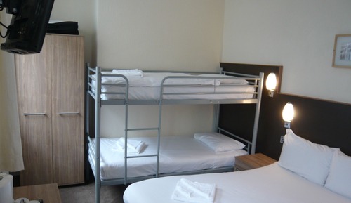 Suite estándar, baño privado (2 Adults+ 2 Kids Under 15)