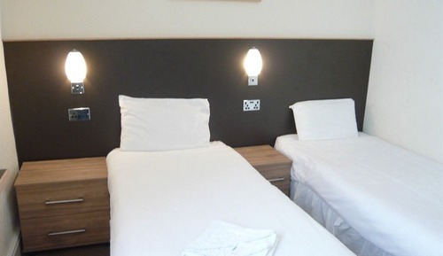 Habitación estándar con 2 camas individuales, baño privado
