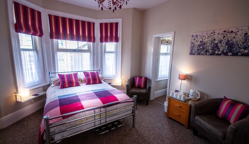 Suite, baño privado (2 adults & 2 Children)
