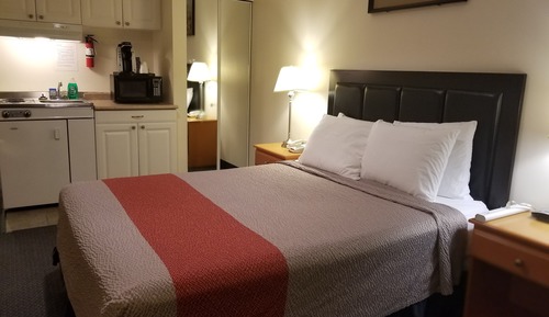 Habitación, 1 cama de matrimonio, cocina básica