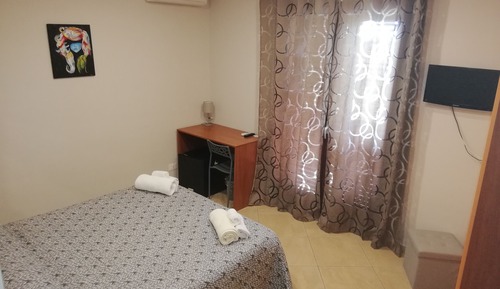 Habitación estándar con 1 cama doble o 2 individuales