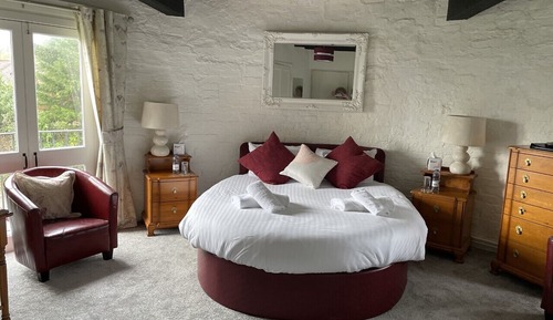 Habitación doble superior (Roundel Room, Pets Not Allowed)