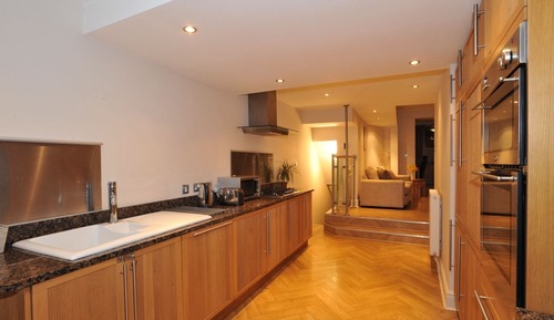 Apartamento superior, 3 habitaciones (1king, 1 double, bunk bed + sofa bed)