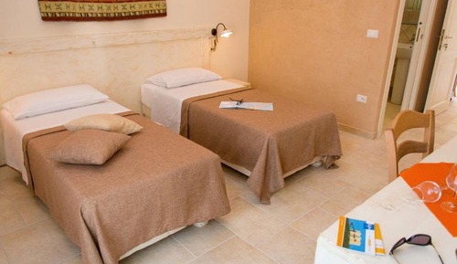 Habitación estándar con 1 cama doble o 2 individuales