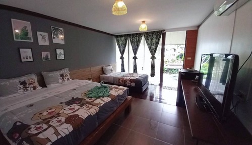 Family For 3, Garden View