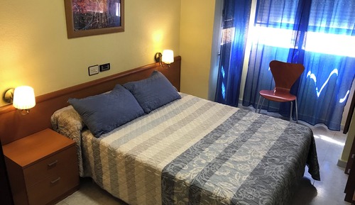 Habitación con 1 cama doble o 2 individuales