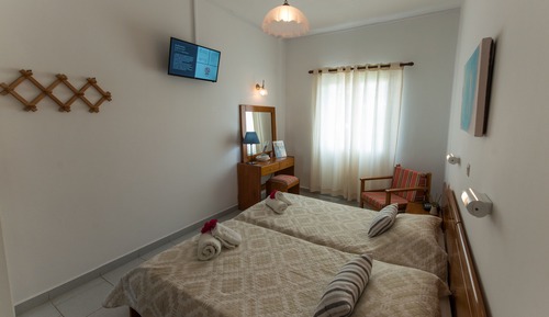 Apartamento básico, 2 camas individuales, vistas a la piscina