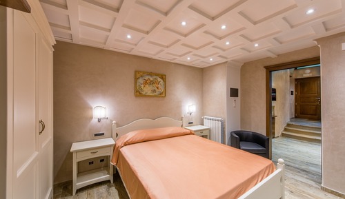 Apartamento de lujo, varias camas, vistas al jardín