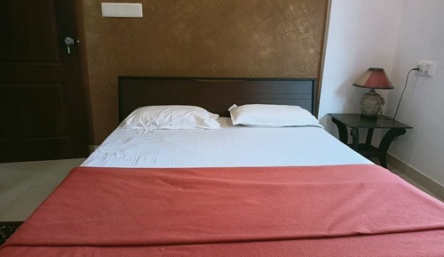 Habitación estándar con 1 cama doble o 2 individuales