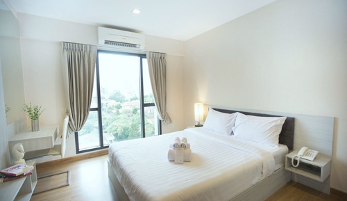 1 Bedroom Grand Suite, Pool View