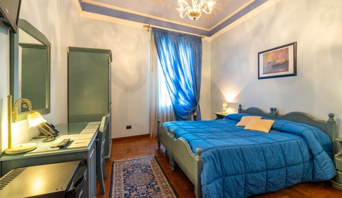 Habitación superior con 1 cama doble o 2 individuales