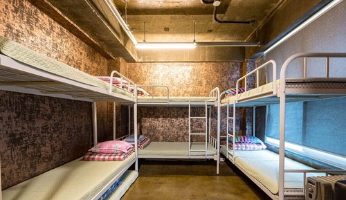 Dormitorio compartido, solo para mujeres