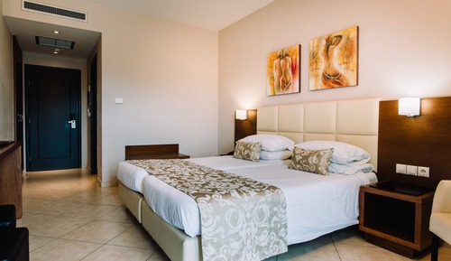 Habitación superior con 2 camas individuales
