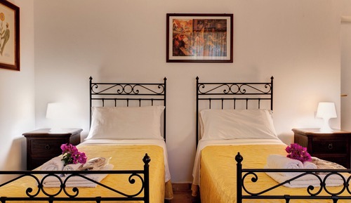 Apartamento familiar, 2 habitaciones, cocina, vistas al jardín
