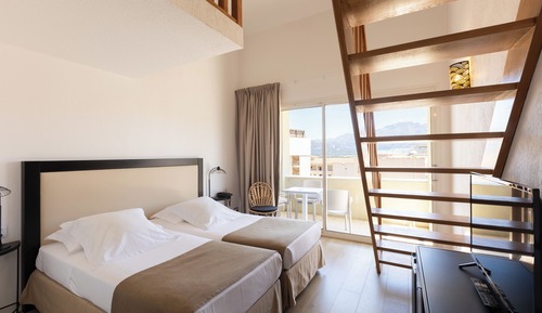 Dúplex (upstairs)