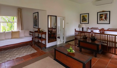 Deluxe King Room - Evening Tea Service & Extended Check-in & Check-out