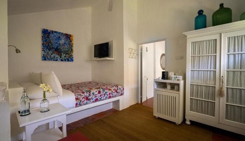 Standard Single Room with No Natural Light - Evening Tea Service & Extended Check-in & Check-out