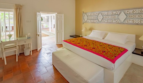 Superior Garden View King Room - Evening Tea Service & Extended Check-in & Check-out