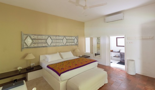 Superior Garden View King Room - Evening Tea Service & Extended Check-in & Check-out