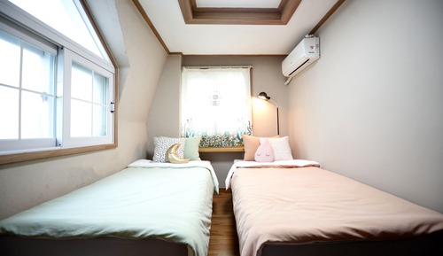 Habitación con 2 camas individuales