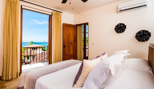 Apartamento Deluxe, varias camas, 2 baños, vistas al mar (31 Plaza Central | 2 BR | 2.5 BA)