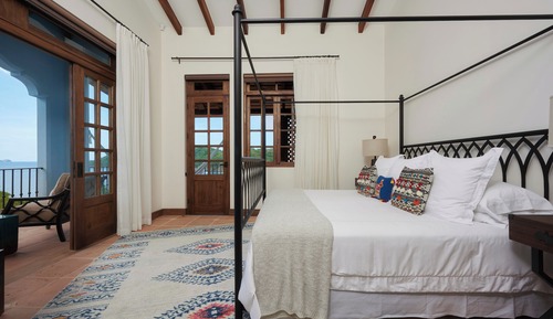 Casa adosada Deluxe, varias camas, piscina privada, vistas al mar (14 Calle Virginia | 3 BR | 4 BA)