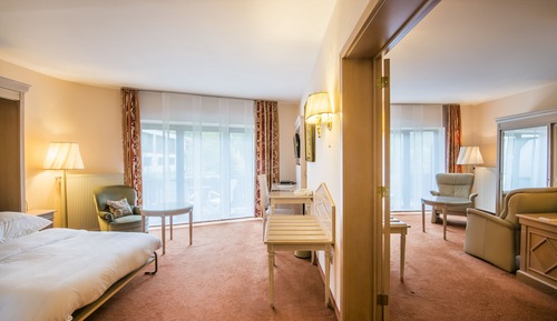 Habitación familiar, balcón, vistas al parque