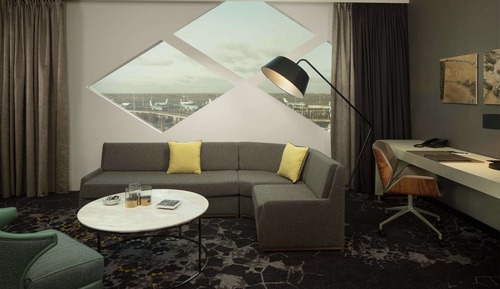 Suite, 1 cama de matrimonio grande, acceso al Business Lounge (Airport View)