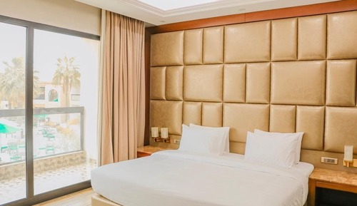 Suite junior, vistas a la piscina