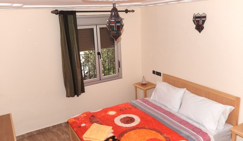 Habitación con 1 cama doble o 2 individuales, baño privado