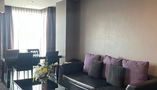 Suite, cocina básica, vistas a la ciudad