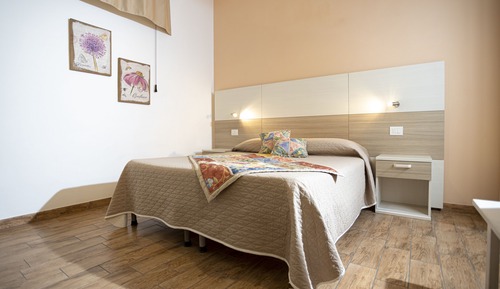 Habitación estándar con 1 cama doble o 2 individuales, 1 habitación, baño privado
