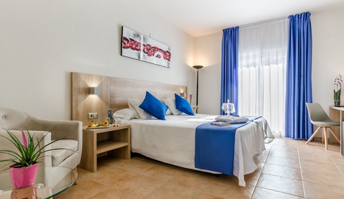 Habitación con 2 camas individuales