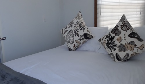 Bungalow básico, 2 habitaciones, vistas al puerto deportivo (Sea Horse)