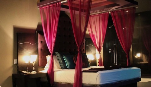 Suite Arabe con Cama Redonda