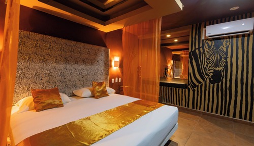 Suite Africa con Cama Redonda