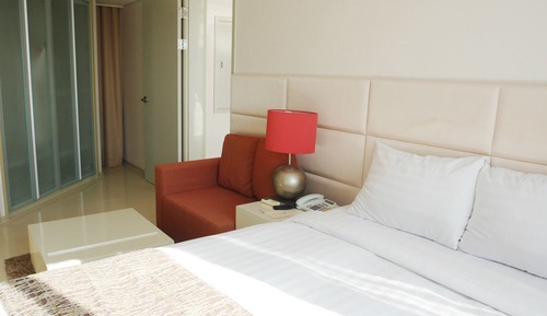 Suite junior, 1 habitación, no fumadores, vistas parciales al mar (OCEAN)