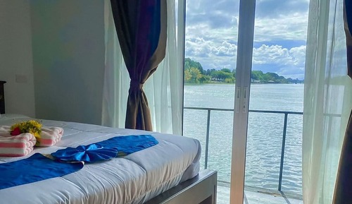 Habitación superior, vistas al río (Superior River View Double Room)