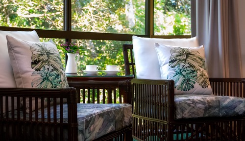 Suite de lujo, 1 cama de matrimonio, bañera de hidromasaje, vistas al jardín