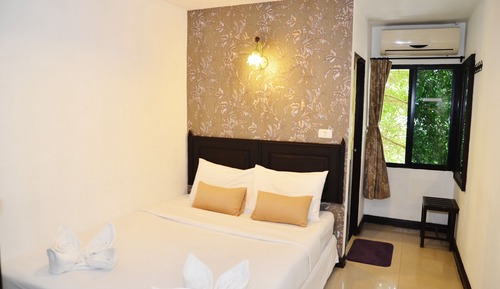 Standard Double Bed