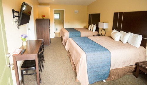 Habitación Deluxe doble, 2 camas de matrimonio, acceso a la piscina, vistas a la montaña