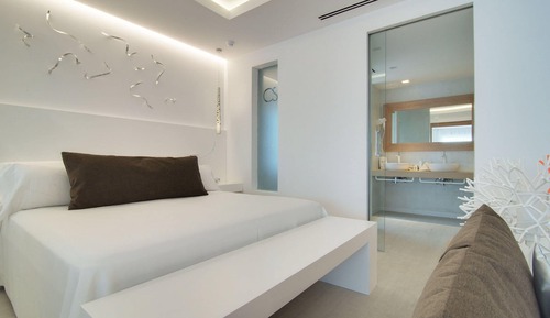 Suite, bañera de hidromasaje, vistas al mar