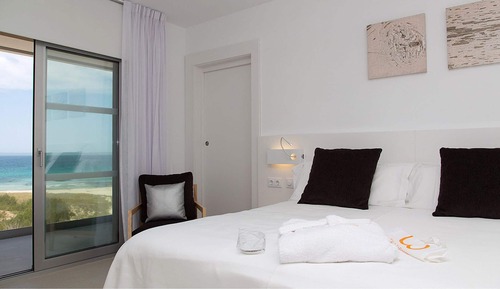Habitación con 1 cama doble o 2 individuales, balcón, vistas al mar
