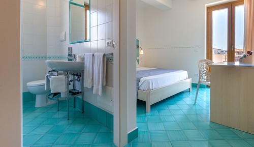 Apartamento familiar, 1 cama doble con sofá cama, cocina básica