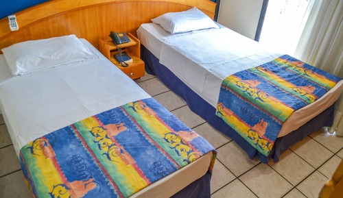 Habitación con 1 cama doble o 2 individuales, vistas a la playa
