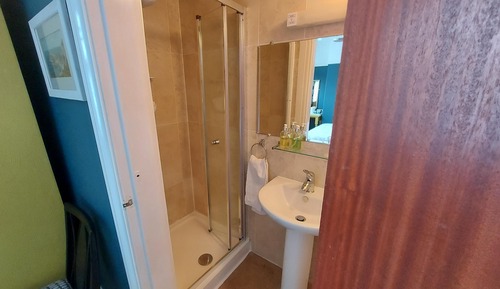 Habitación doble, baño privado (Caernavon)