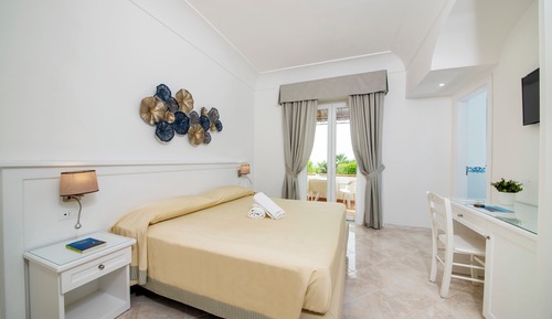 Habitación con 1 cama doble o 2 individuales, vistas al mar